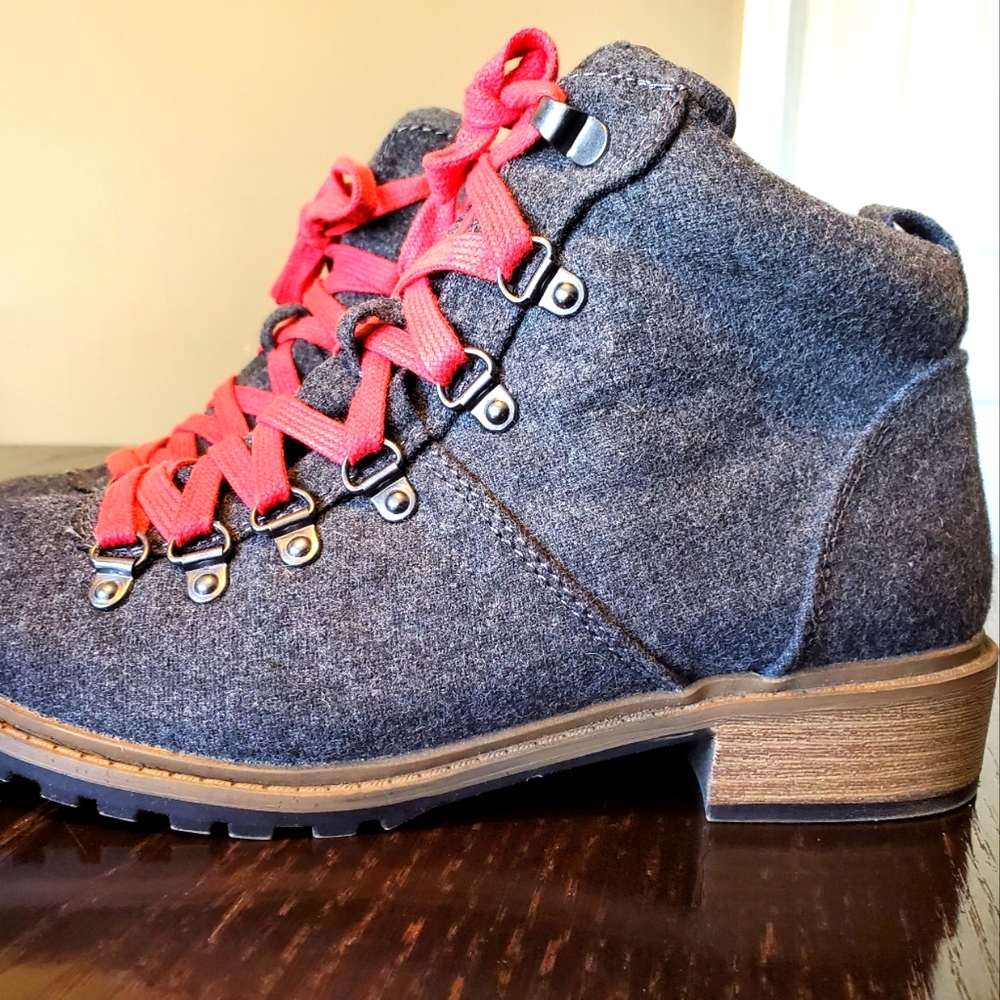 Booties, grey like new!